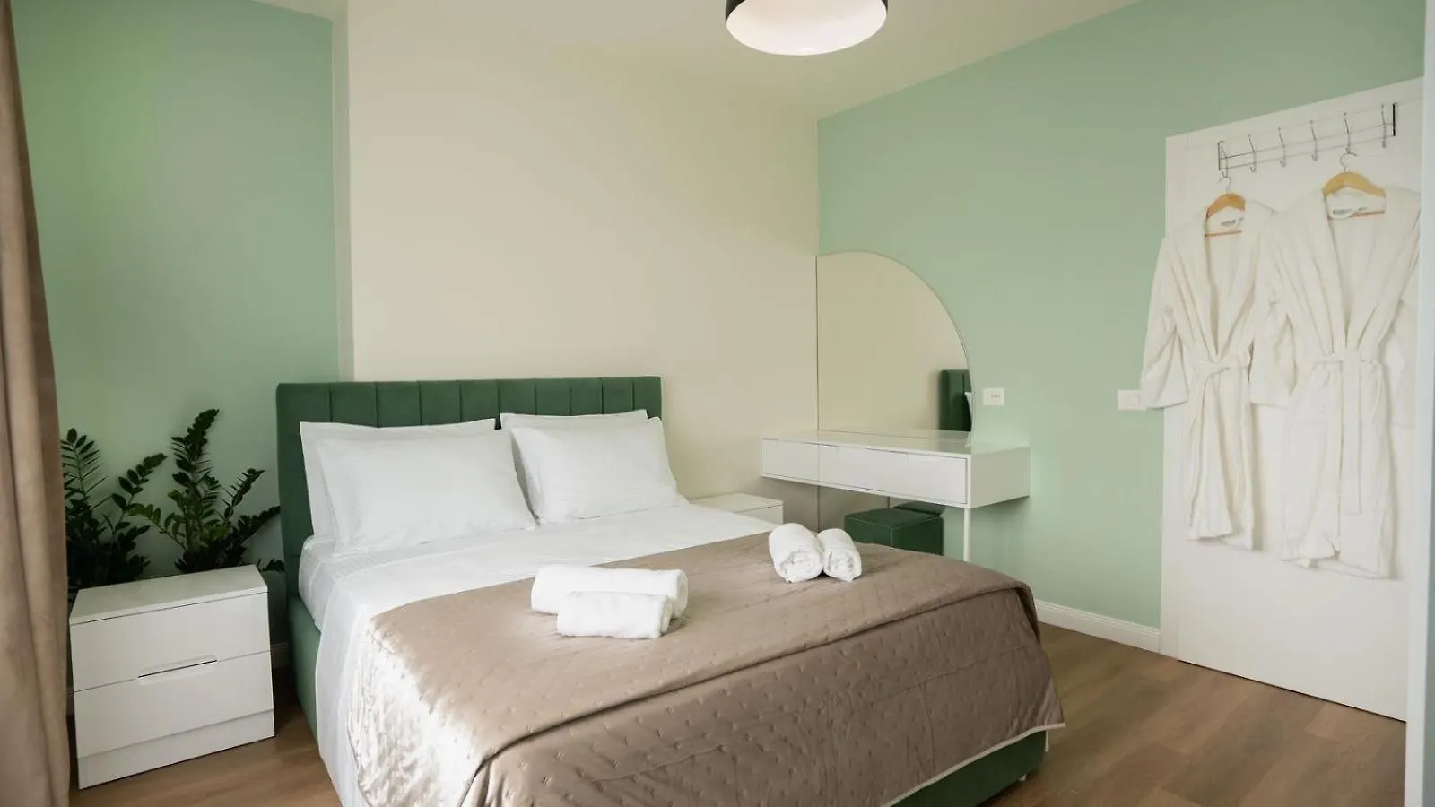 Luxury Apartment At Airalbania And Near Blloku Tirana Albanien